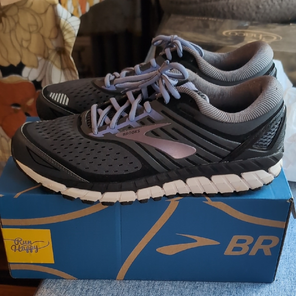 Brooks Women's Athletic Shoes - Black and Purple